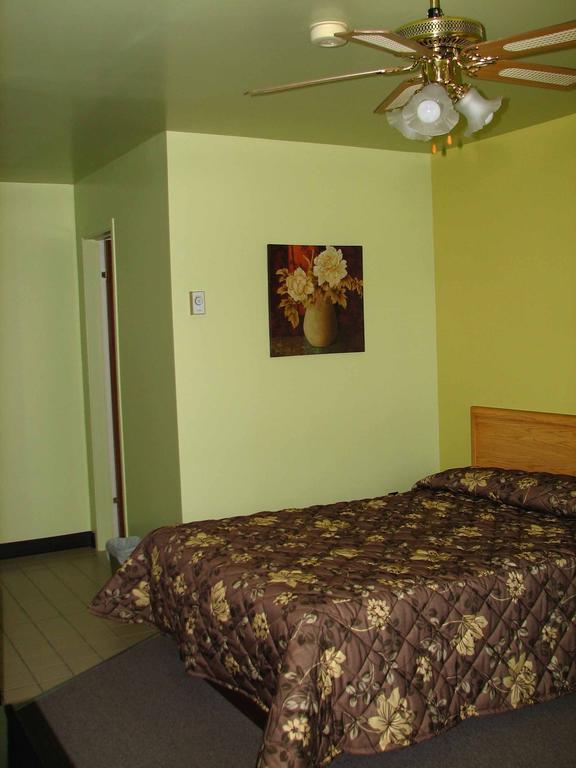 Hotel-Motel Le Pharillon Cap-des-Rosiers Szoba fotó